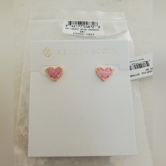 Kendra Scott Ari Heart Rose Gold Stud Earrings In Light Pink Drusy NWT - Picture 4 of 4